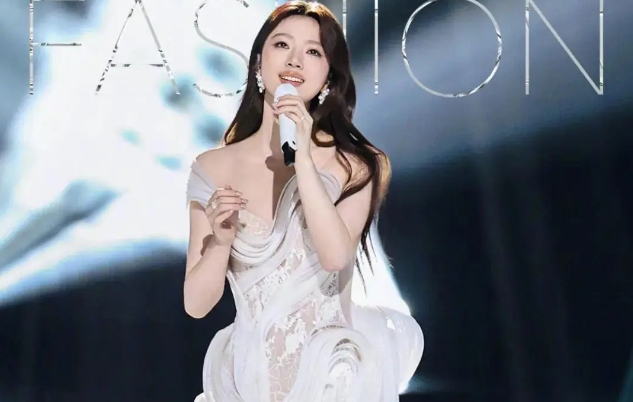 唱得好穿得美，23岁单依纯确诊为“ 00后自己的王菲”