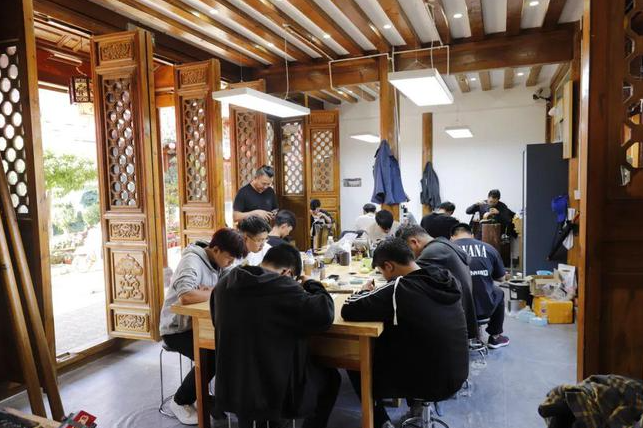 中国银器第一村，小锤敲响一千年